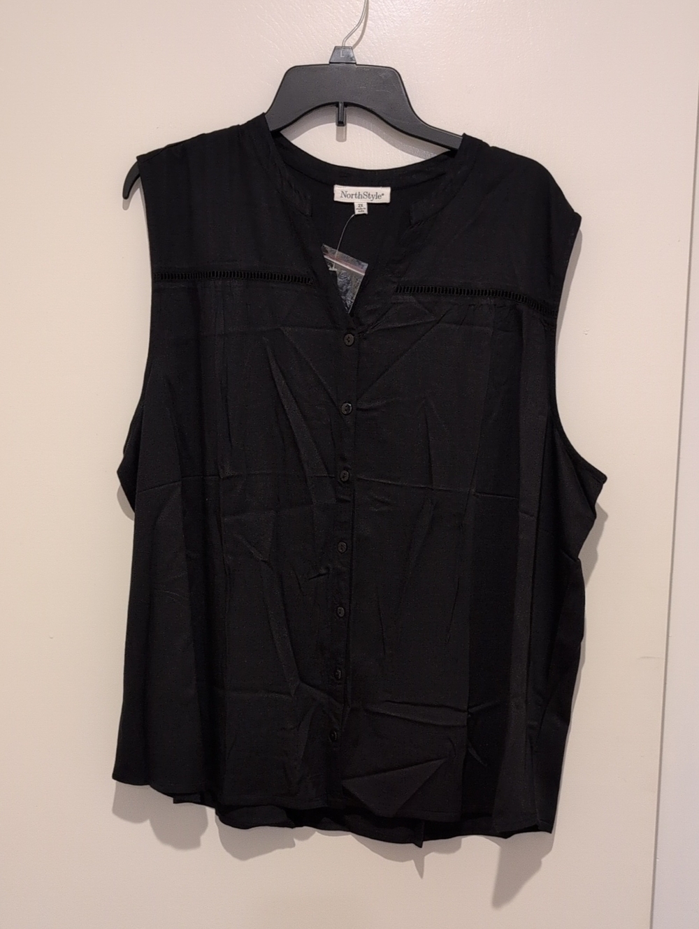 NorthStyle Black Sleeveless Button-Front Top